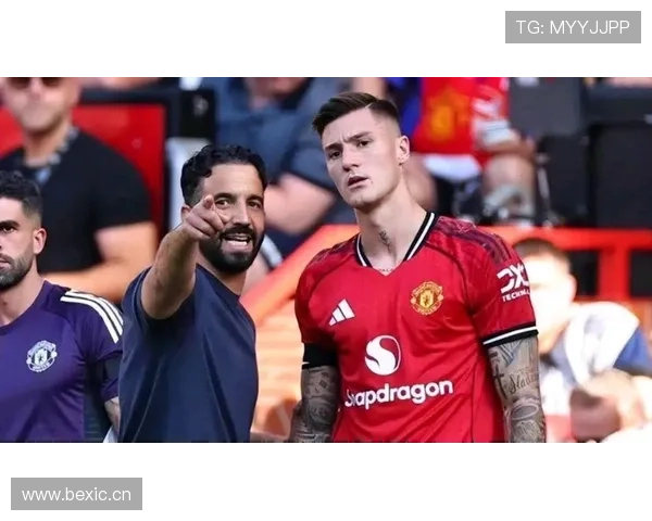 曼联更衣室矛盾问题持续，对球队近期表现稳定性造成影响