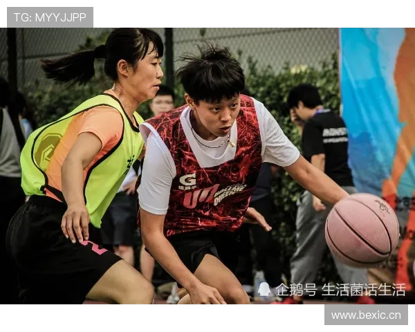 杨舒予私下竟然这样穿，感觉篮球场上的她认真的吗？